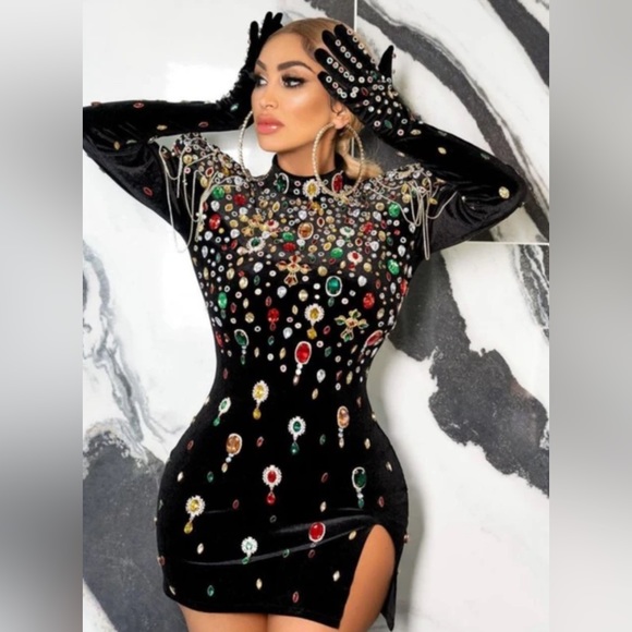 Dresses & Skirts - Embellish Glove black,green,red dress chain rhinestone dress. Worn once